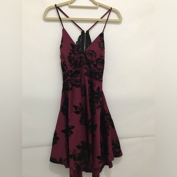 iris Dresses & Skirts - Iris Velvet Floral Print Dress with Black Lace Detail Back Size L